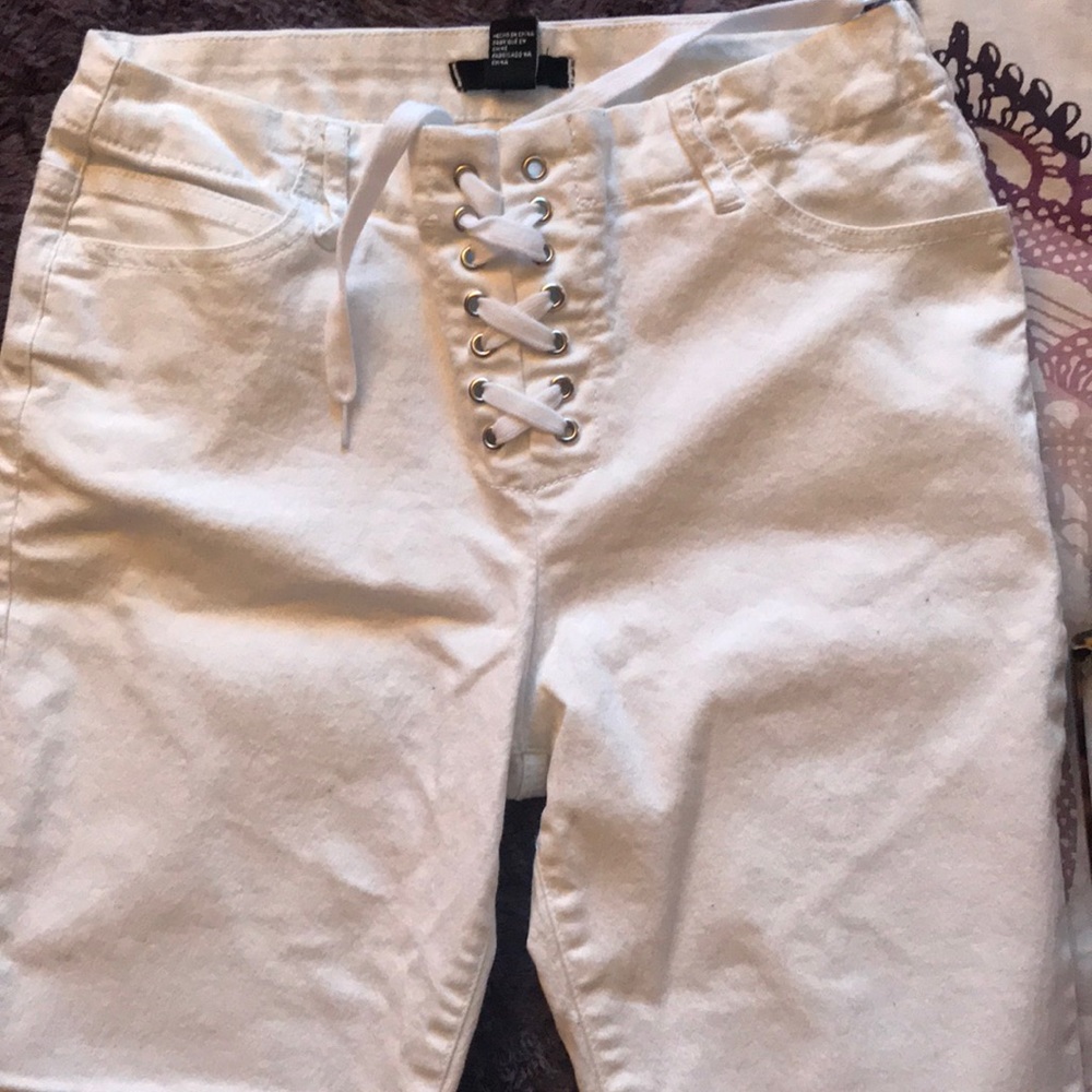 White skinny jeans
